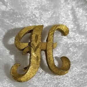 vintage Mamselle initial H brooch 1"x1"  1.1893